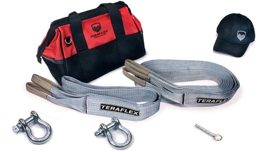 Snow-life-by-BumperOffroad-fevrier-2021 Le sac TeraFlex comprend tous les outils essentiels pour la traction 4x4. Un must have dans le coffre de votre Jeep !