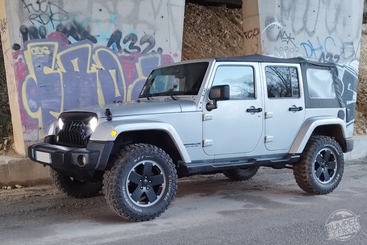 Vendu – Jeep Wrangler JKU Sahara CRD Grise Soft Top