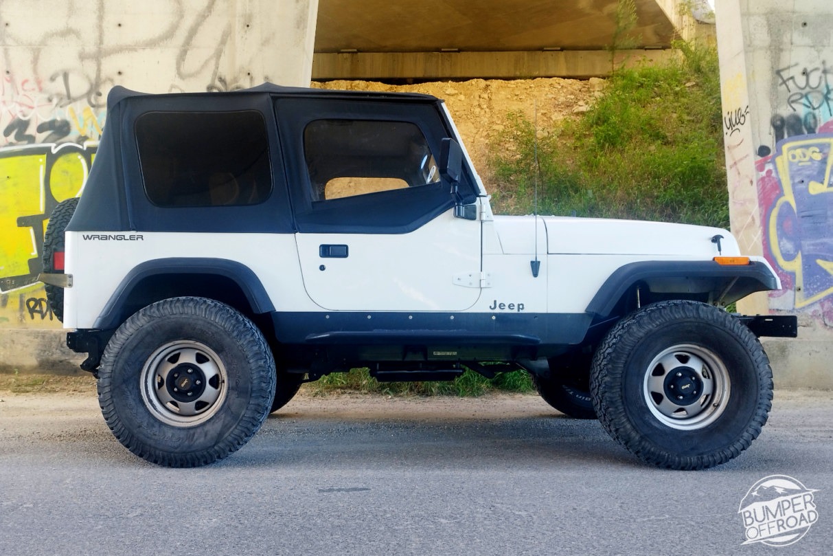 Vendu - Jeep Wrangler YJ 4.0 HO Blanche