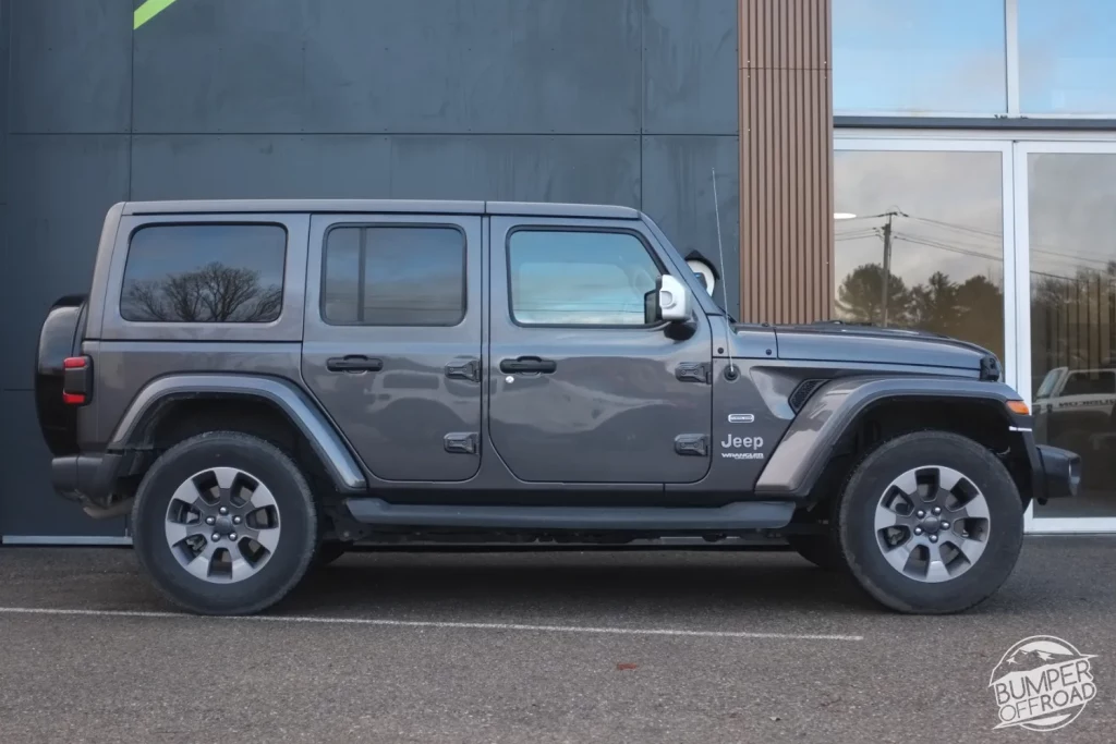 Vendu - Jeep Wrangler JLU Overland 2.0 Granite Crytal