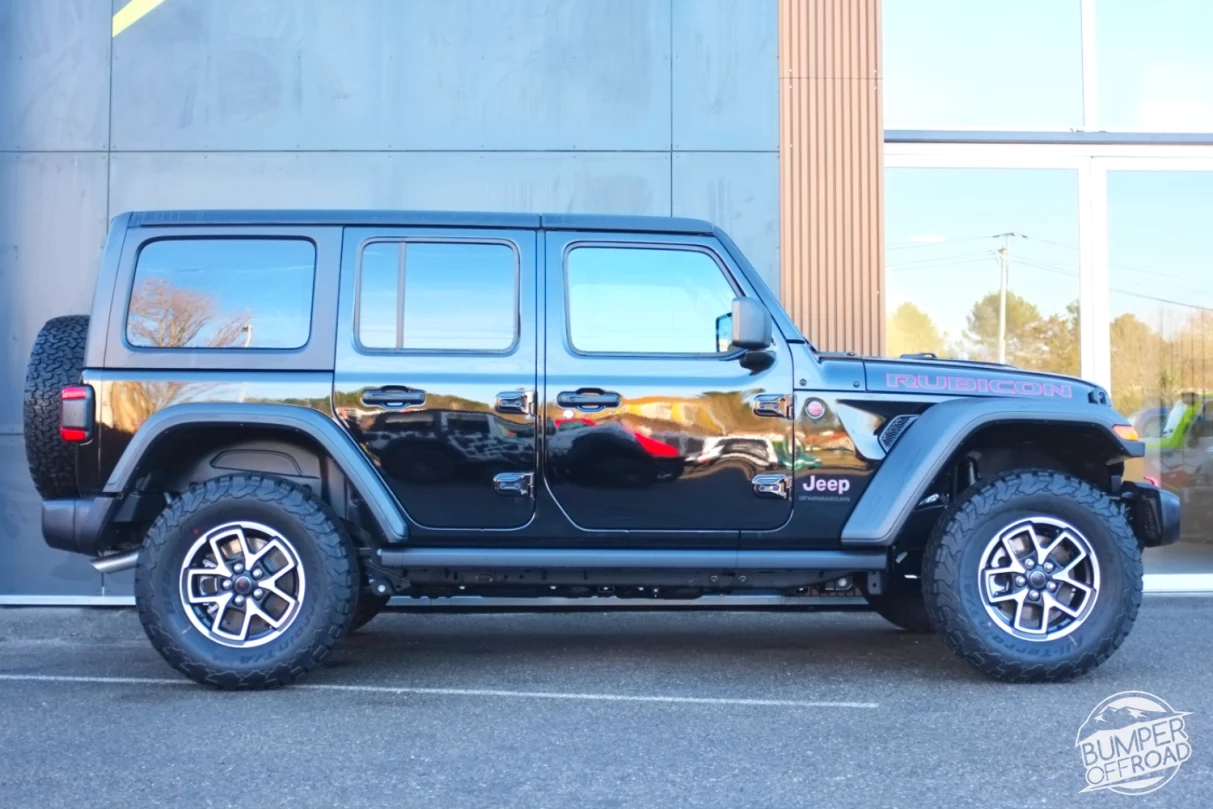 Vendu - Jeep Wrangler JLU V6 3.6L Black