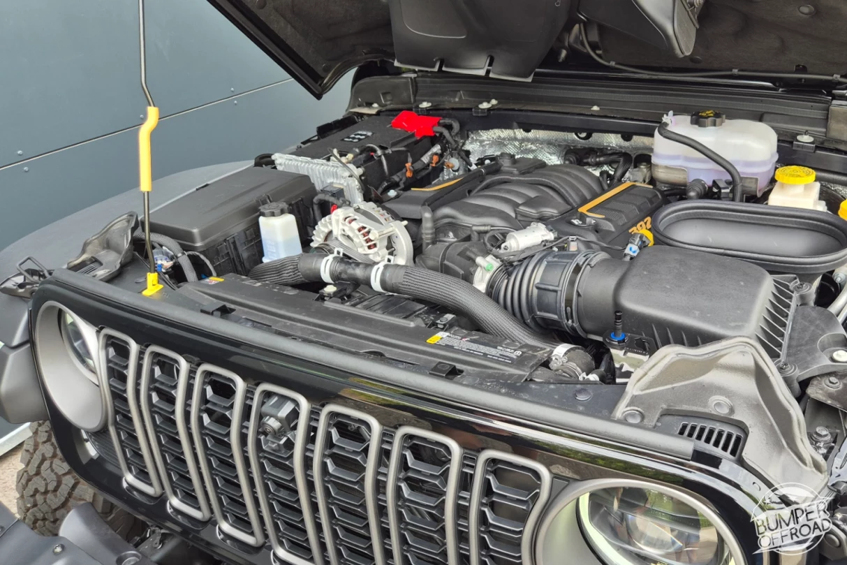 Jeep Wrangler Moab 392 Black 2026 - moteur et calandre