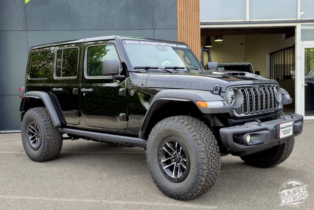 Jeep Wrangler Moab 392 Black 2026 - vue trois quarts avant droit
