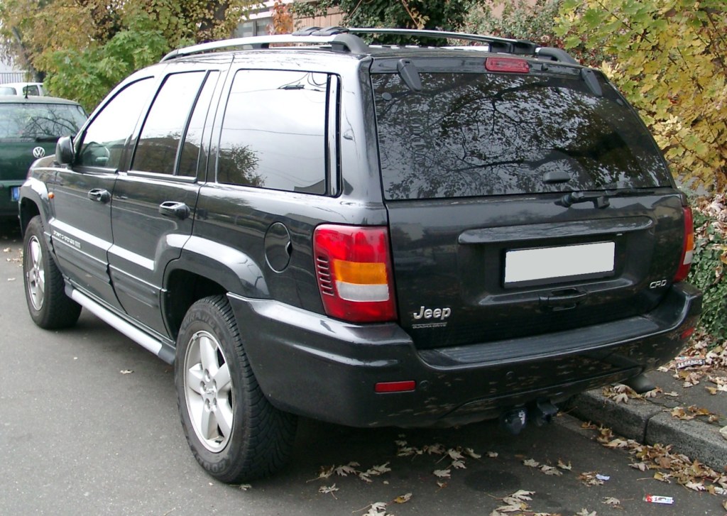 Jeep Grand Cherokee WJ noir, vue arriere
